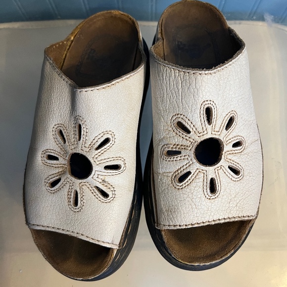 Vintage Color Changing Doc Martens Sandals - Picture 6 of 8